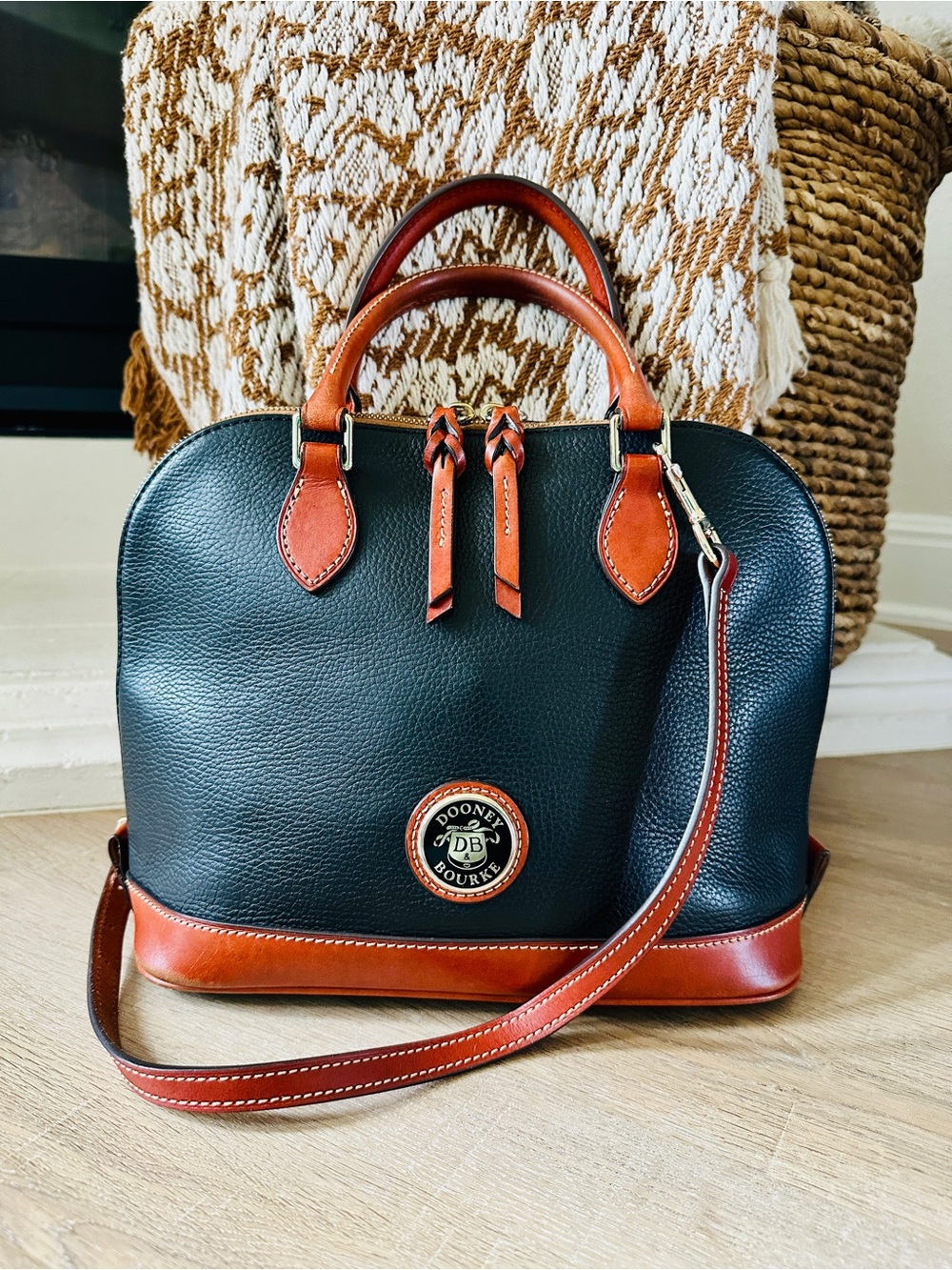 Dooney & Bourke Black & Brown Pebbled Leather Satchel w/Logo & Crossbody strap